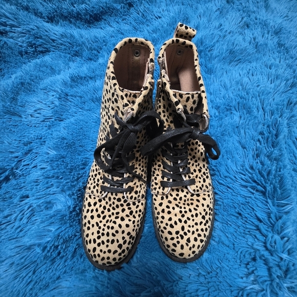 Pierre Dumas Womens Amora Tan and Black Boots Size 9 - Picture 2 of 9